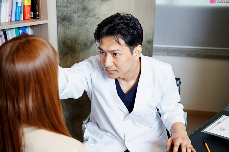 Q. 미간 콧대 수술 고민 콧대 수술 부작용과 재수술 고려 포인트 사진 3