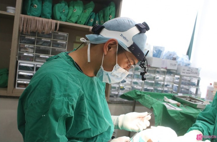 Q. 매부리코수술전후 변화, 코성형 코끝 패임 부작용인지 확인하기 사진 3