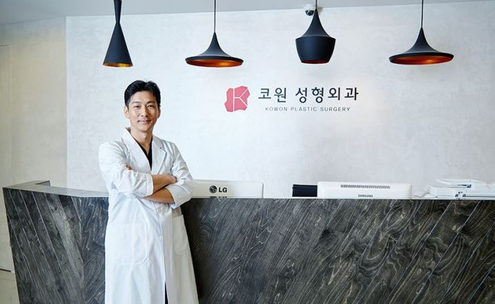 Q. 매부리코수술전후 변화, 코성형 코끝 패임 부작용인지 확인하기 사진 2