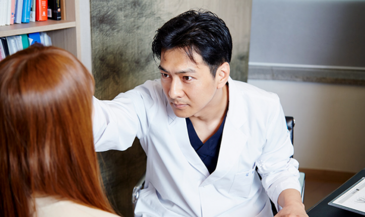 Q. 코수술 한달 붓기는 어느정도가 정상인지 궁금해요