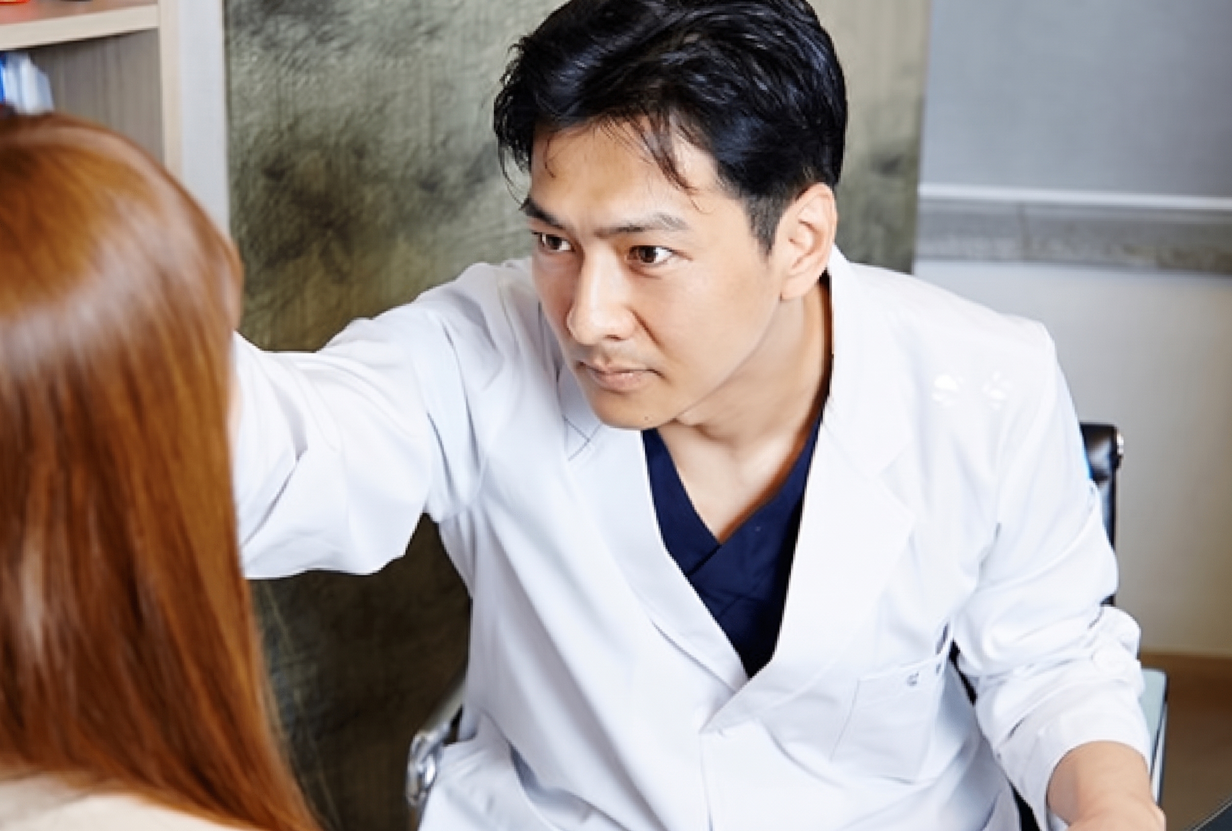 段鼻矯正で生まれ変わった団子鼻、KOWON整形外科の鼻整形症例から見るビフォーアフターの変化 사진 5