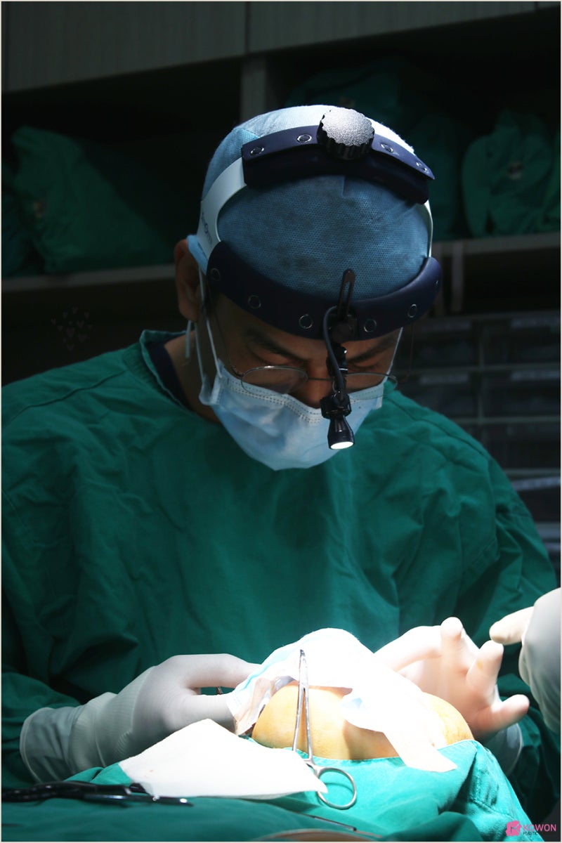 신사동성형외과 긴코성형 수술 전후 사례 사진 3