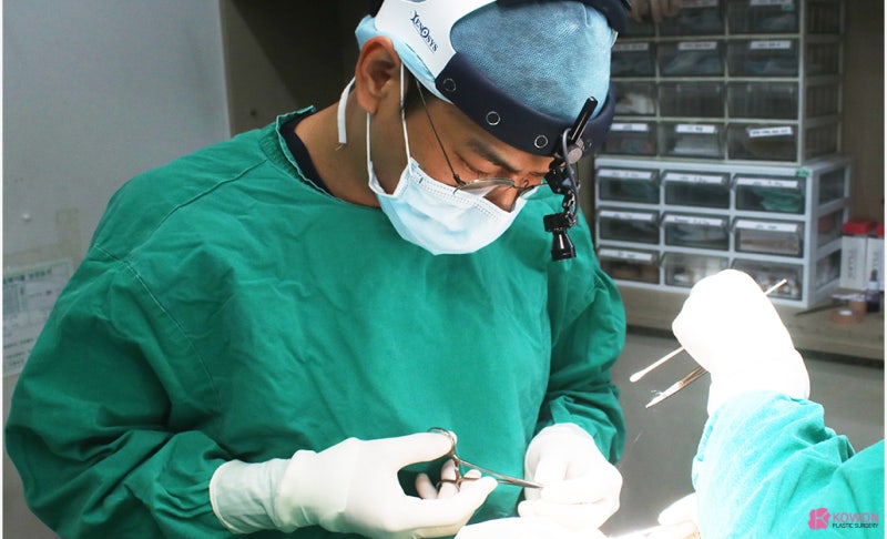 강남코전문성형외과 자연스러운 중년 콧볼줄이기 사진 3