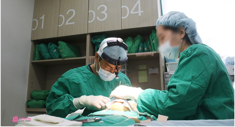 신사역근처성형외과 남자코성형전후 이미지 차이