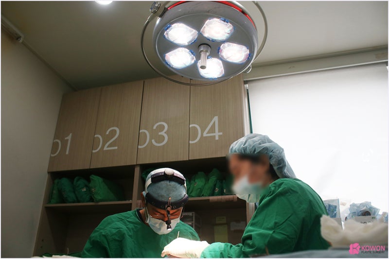 강남유명성형외과 들창코수술 이미지 상처 보형물 사진 7