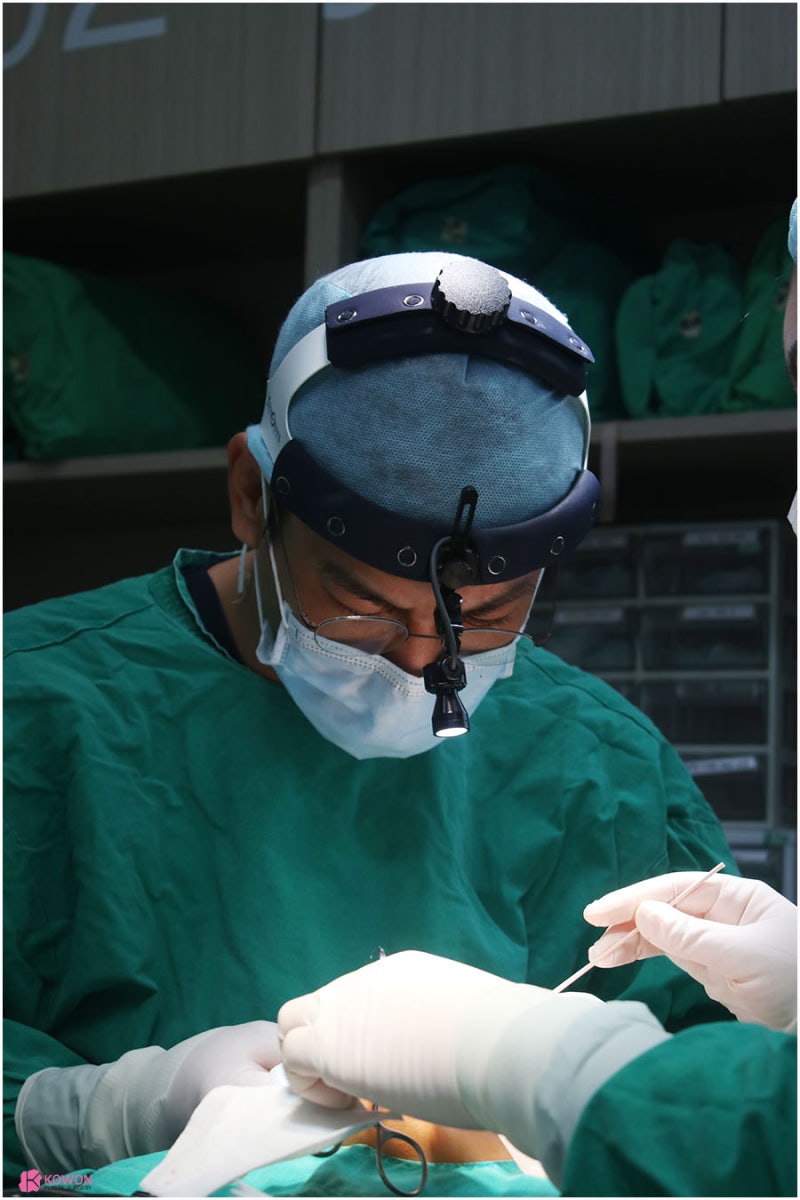 논현성형외과 남자매부리코 해결한 모습 전후 비교 사진 8