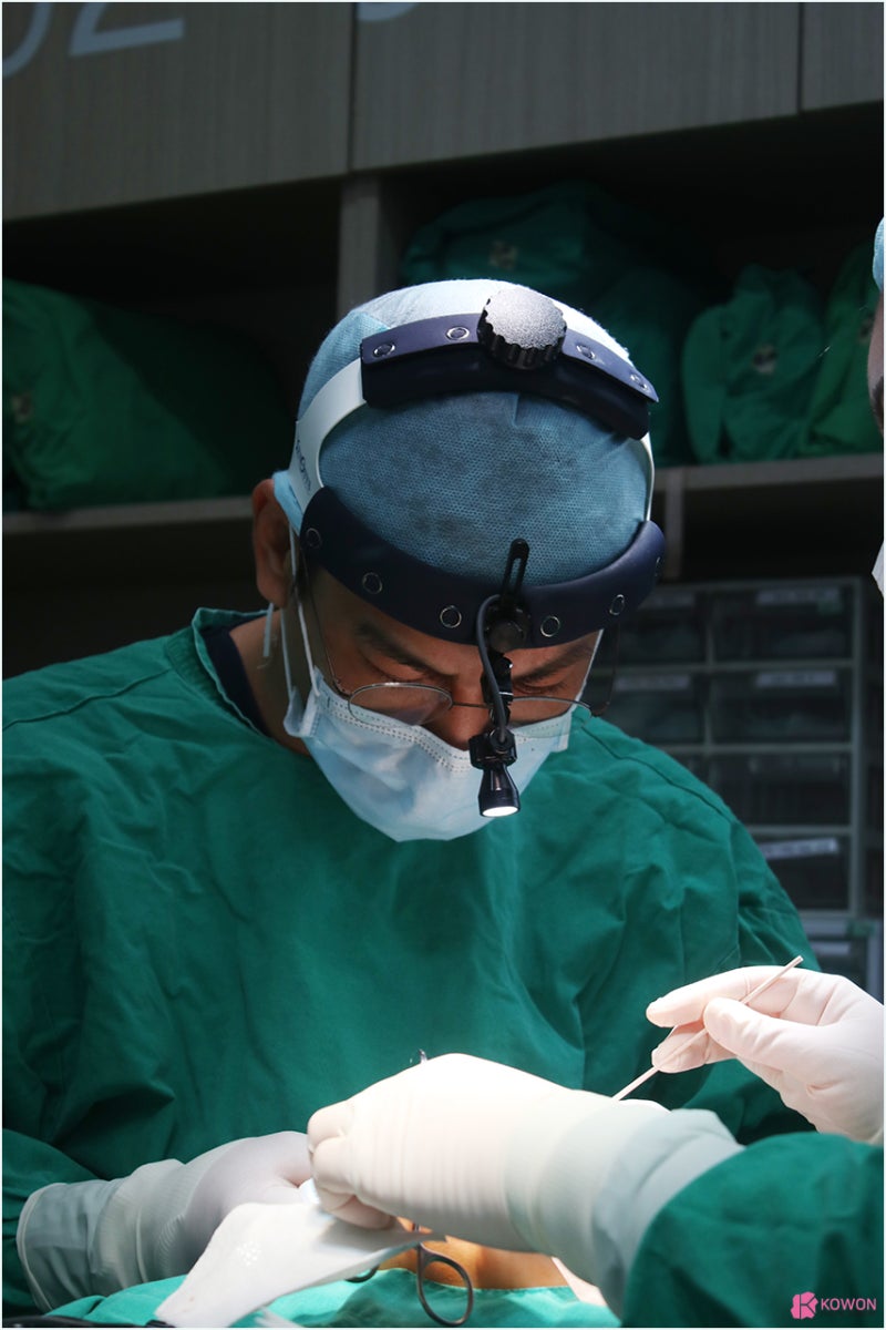 강남성형외과순위 코필러퍼짐 현상 해결 인상 사진 3