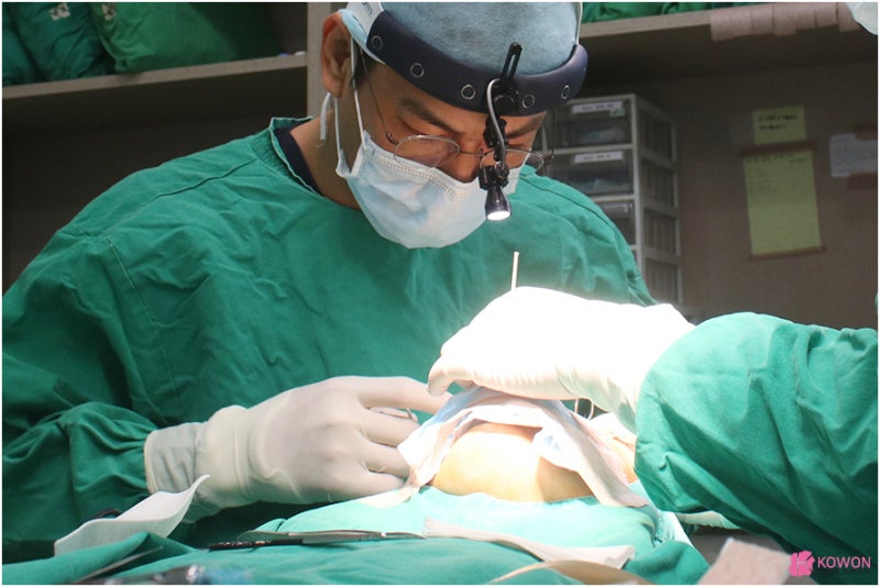 압구정코성형잘하는곳 콧대높이는수술 반영구 제거 필러 변화 사진 5