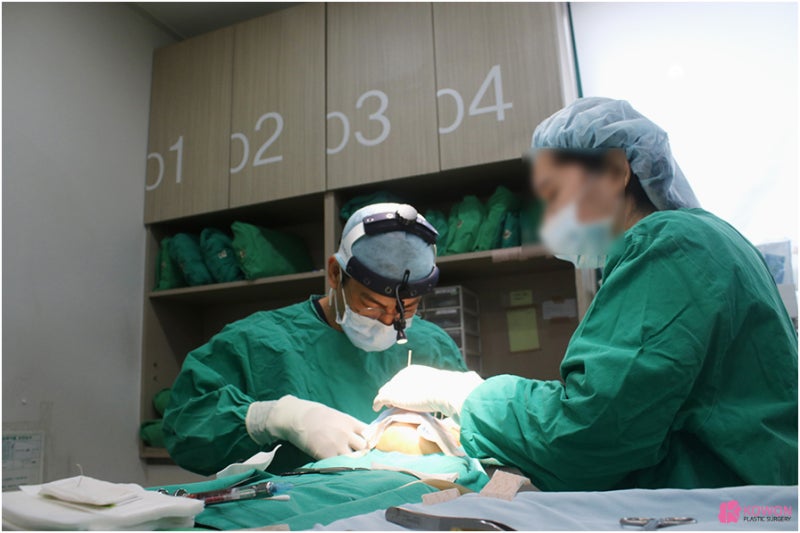 짧은코수술 복코성형외과 비중격연골 한계 실리콘 연장 사진 2