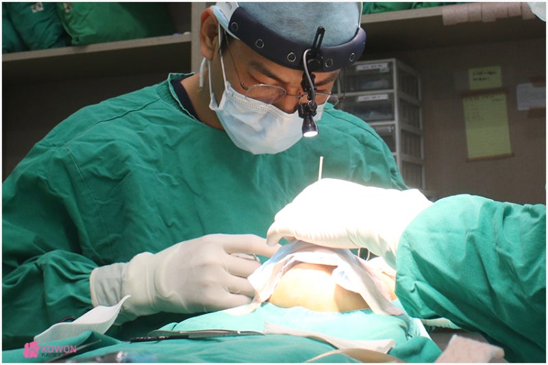 청담역코성형외과 낮은코끝수술 실리콘 보형물 사진 7