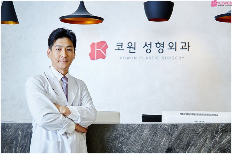 여자매부리코 콧구멍 비대칭 교정 신사동성형외과