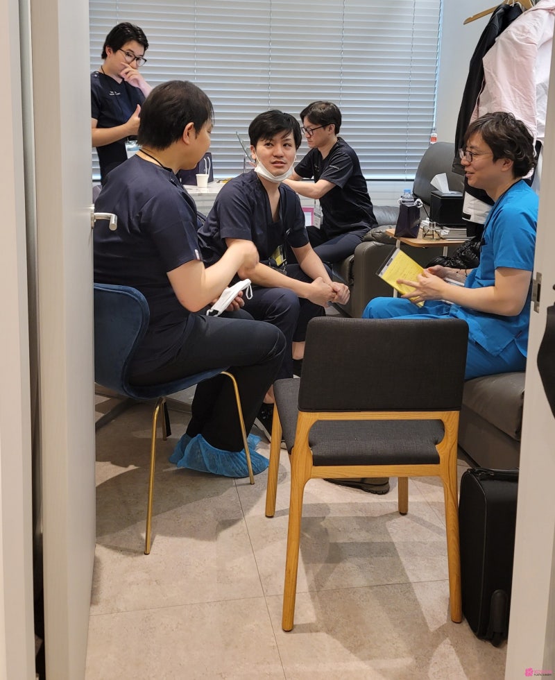 코원성형외과 코 성형전문가 김형택원장 일본의료연수 성공리에 마쳤습니다.