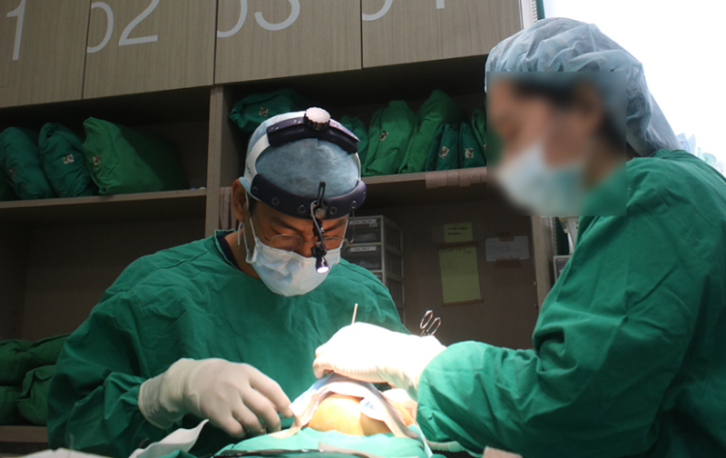 코수술로 ‘중안면 함몰 개선’ 가능 – 코원성형외과 -